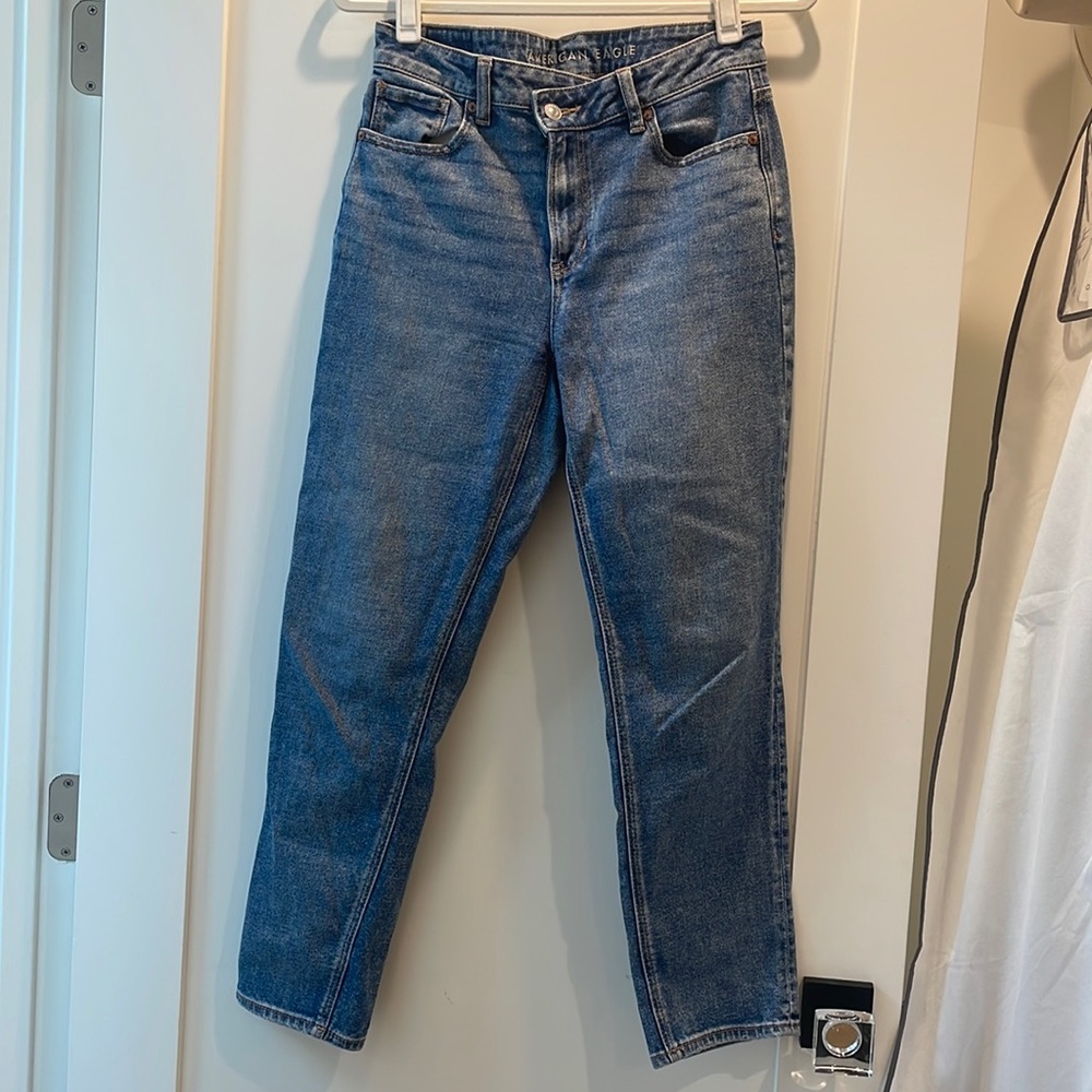 AE Size 4 Highest Rise Mom Jeans